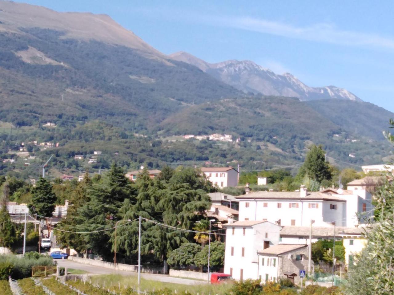 Casa Del Capitello Leilighet Caprino Veronese Eksteriør bilde